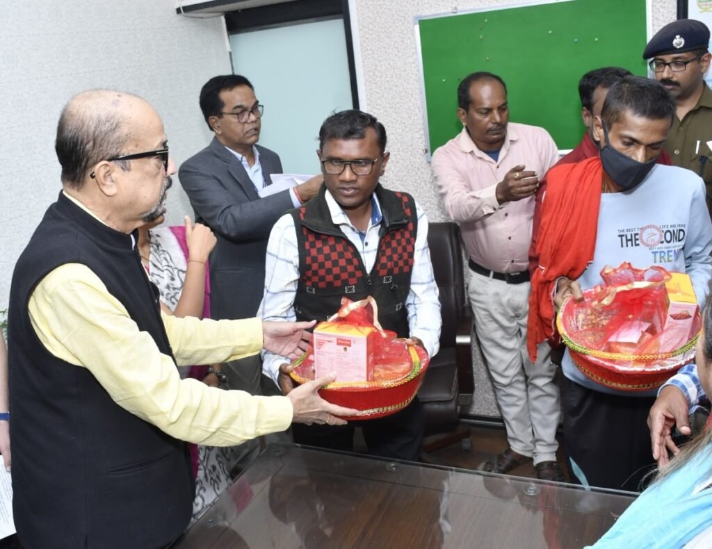 Governor Ramen Deka gave protein-rich food baskets to TB patients during his stay in Dhamtari