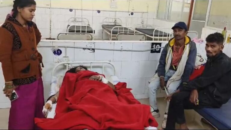 Chhattisgarh: Lover attacks girlfriend with knife, accused absconding